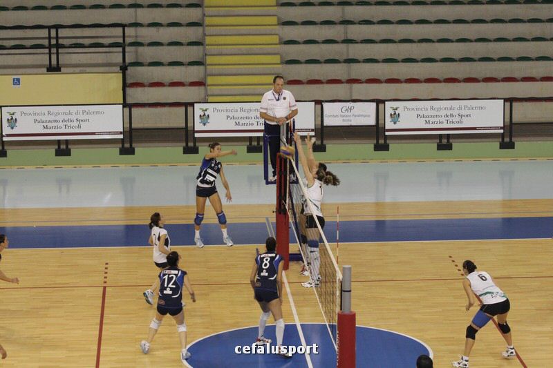 111030 volley 240_tn.jpg
